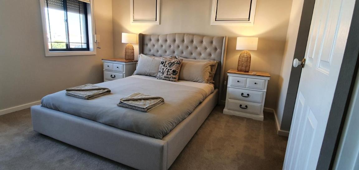 Palm Beach Manor Rockingham Kültér fotó